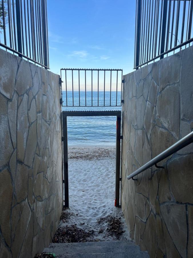 Appartement Pied Dans L'Eau La Seyne-sur-Mer Bagian luar foto