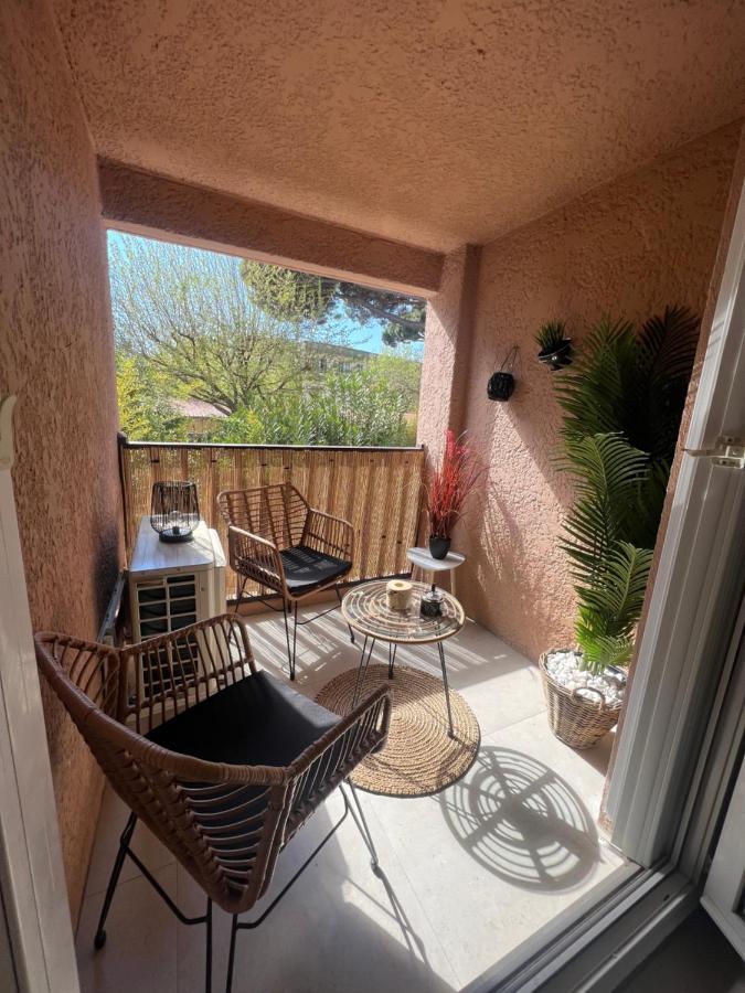 Appartement Pied Dans L'Eau La Seyne-sur-Mer Bagian luar foto