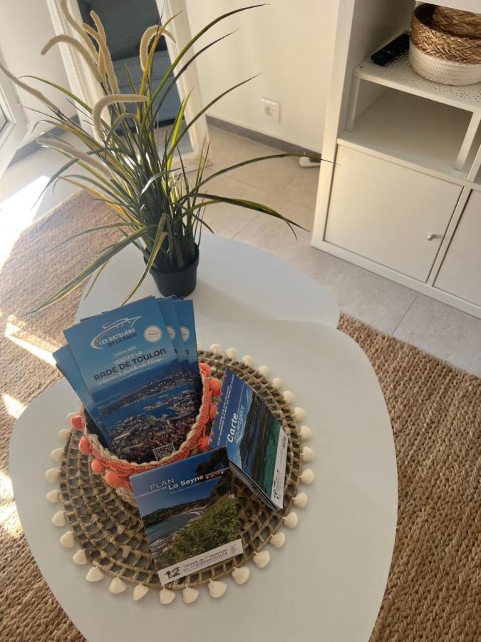 Appartement Pied Dans L'Eau La Seyne-sur-Mer Bagian luar foto