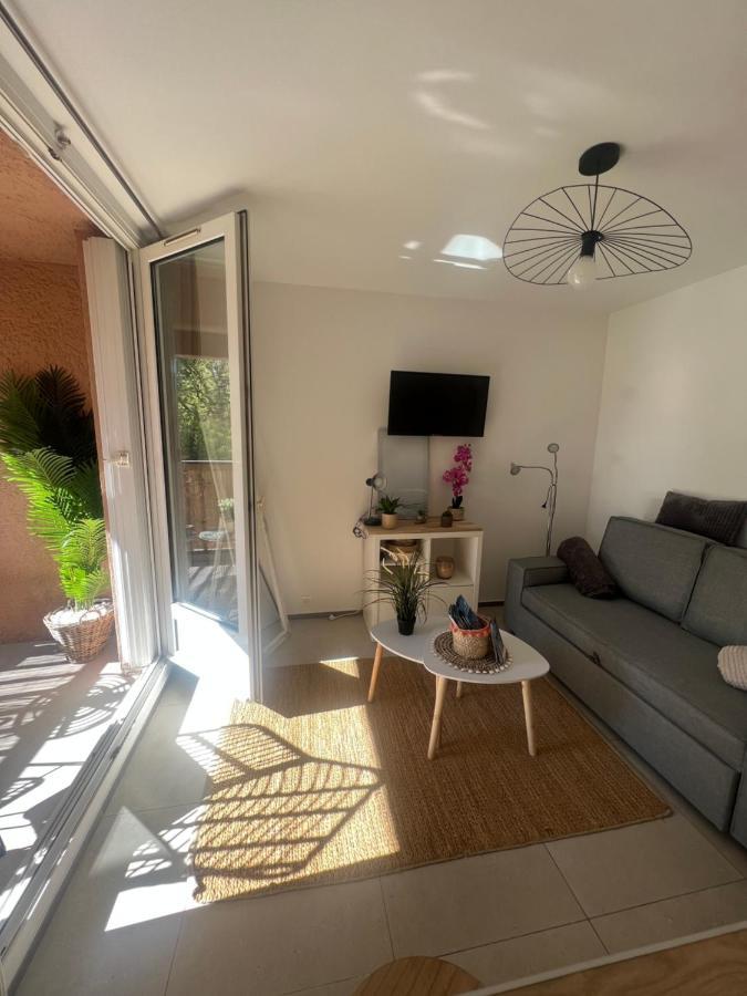 Appartement Pied Dans L'Eau La Seyne-sur-Mer Bagian luar foto